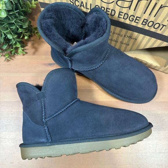 Kirkland Signature Women's Navy Shearling Scalloped Edge Boots Size 6 - Picture 1 of 7